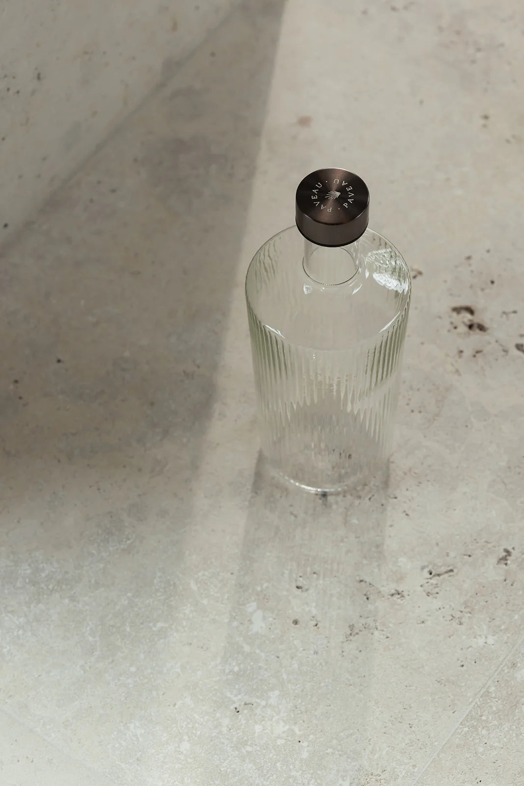 Mundgeblasene Wasserflasche White Haven
